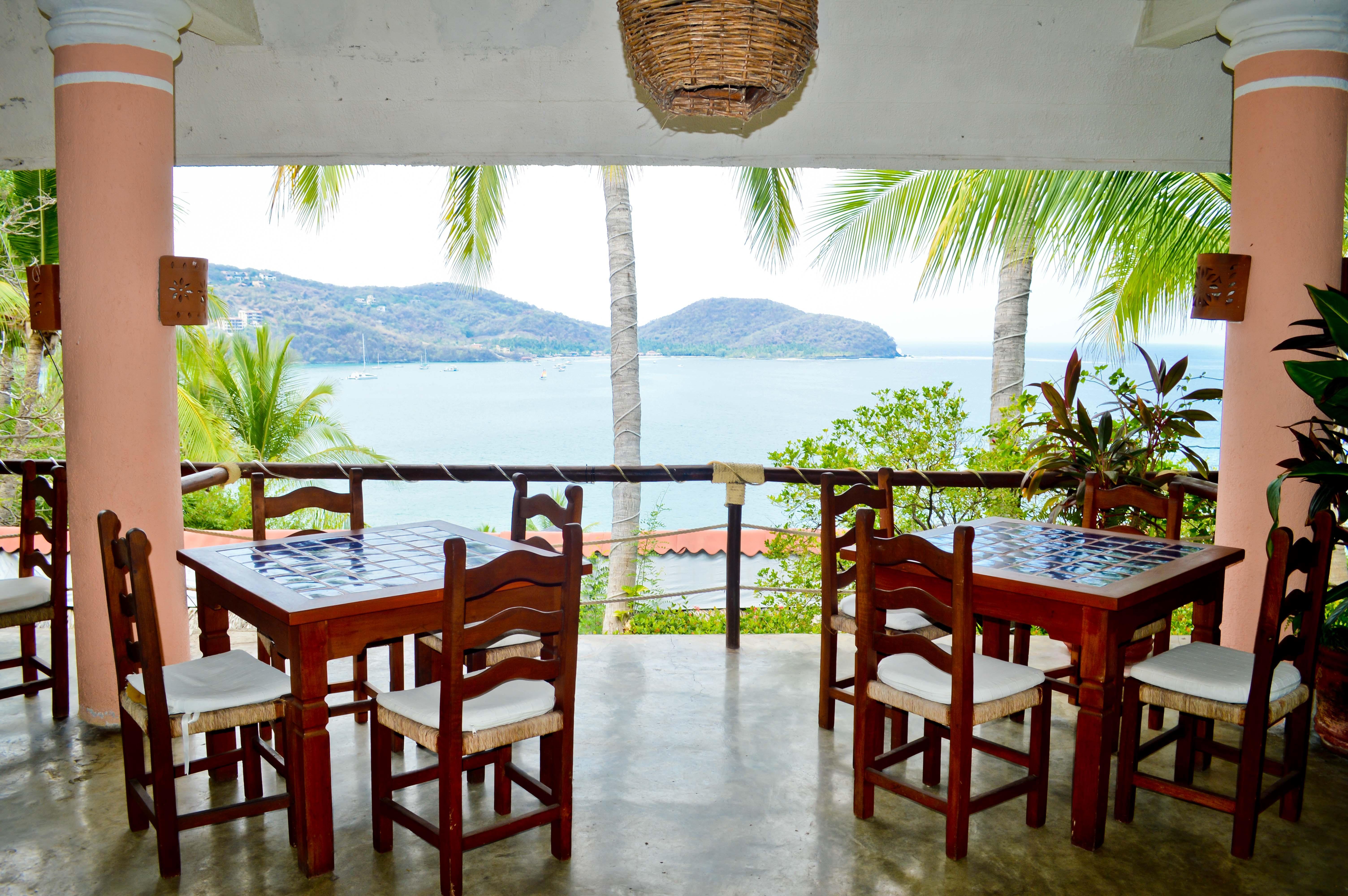 Hotel Catalina Beach Resort Zihuatanejo Bagian luar foto